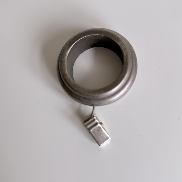 Wood Curtain Clip Rings set of 10 in sliver finish - Picture 3 of 5